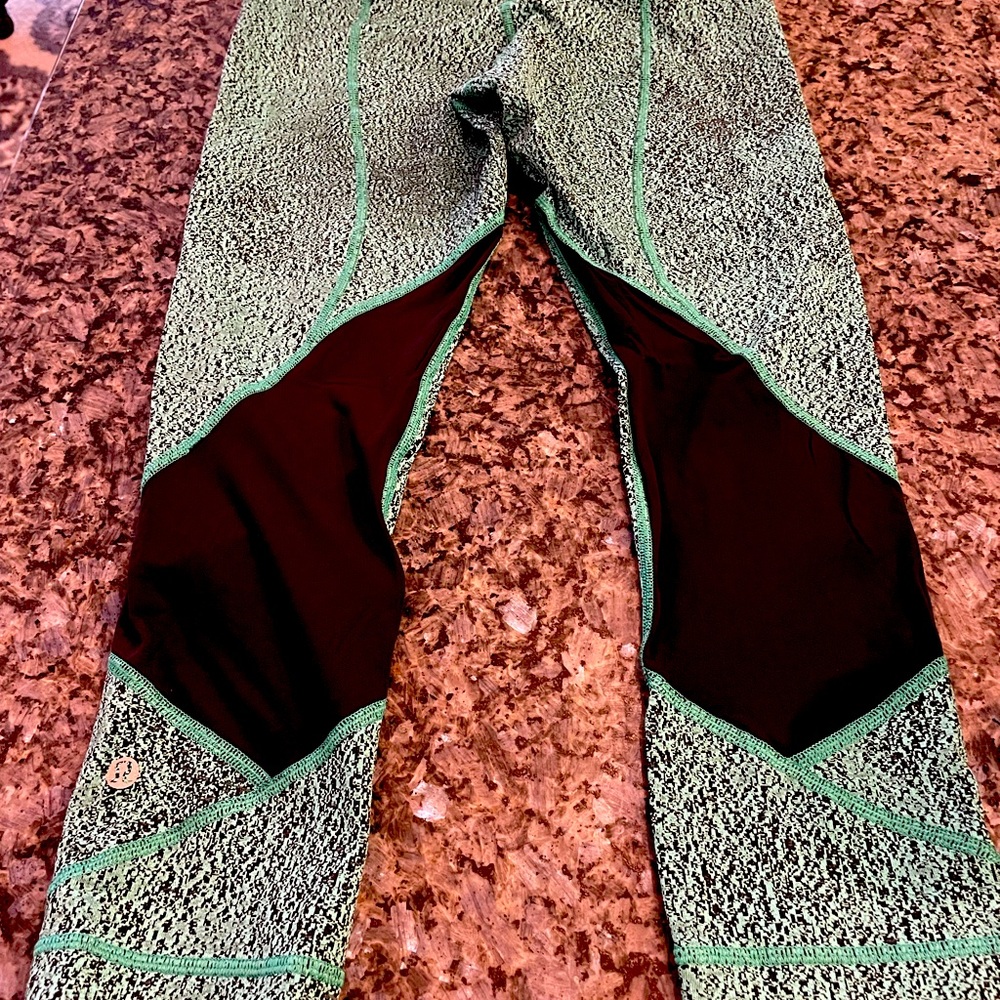 Lululemon cropped leggings